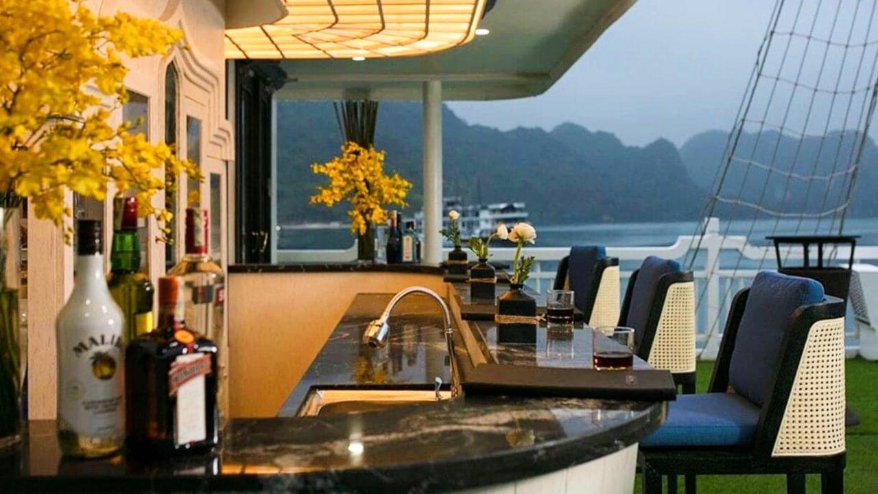 Lotus Elegance Cruise Hotel Ha Long Exterior foto
