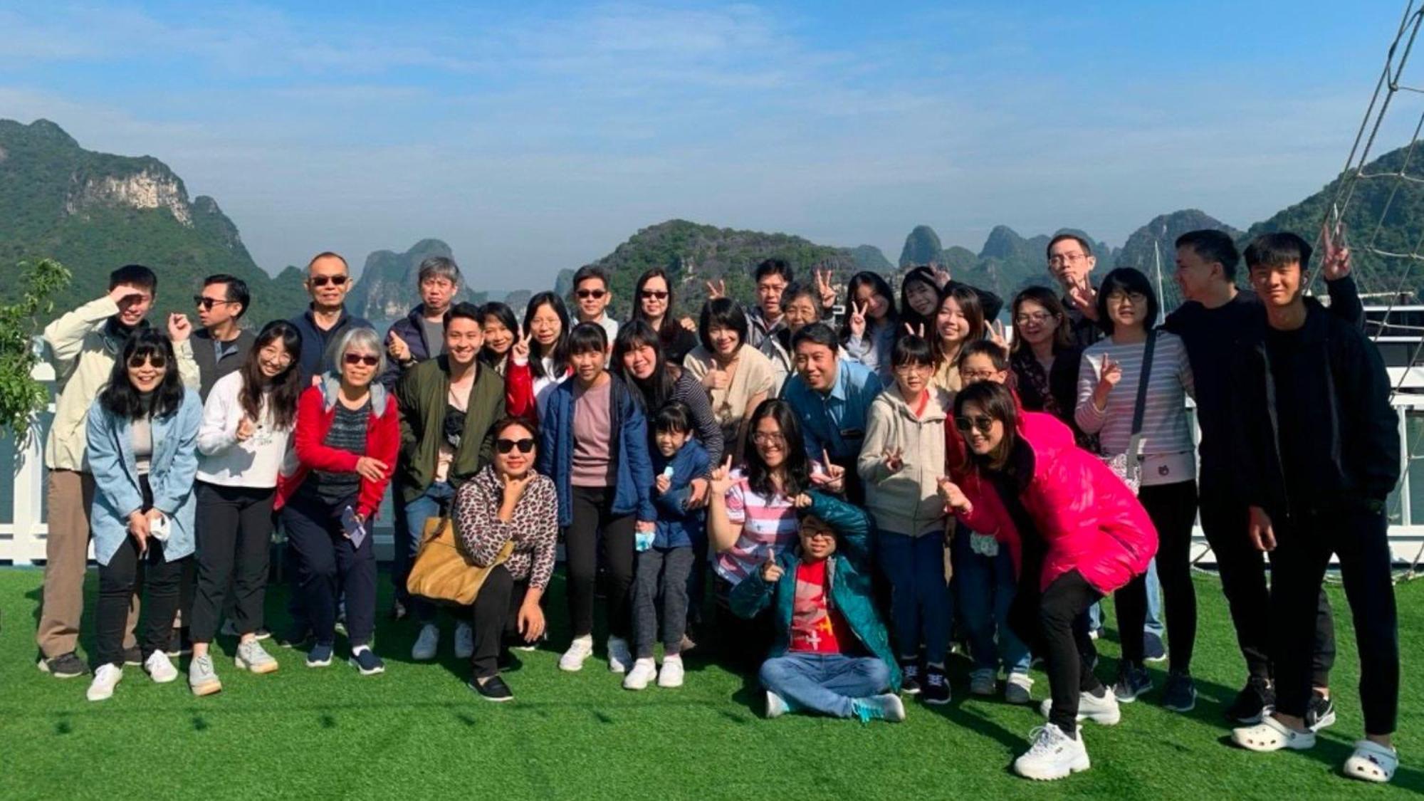 Lotus Elegance Cruise Hotel Ha Long Exterior foto