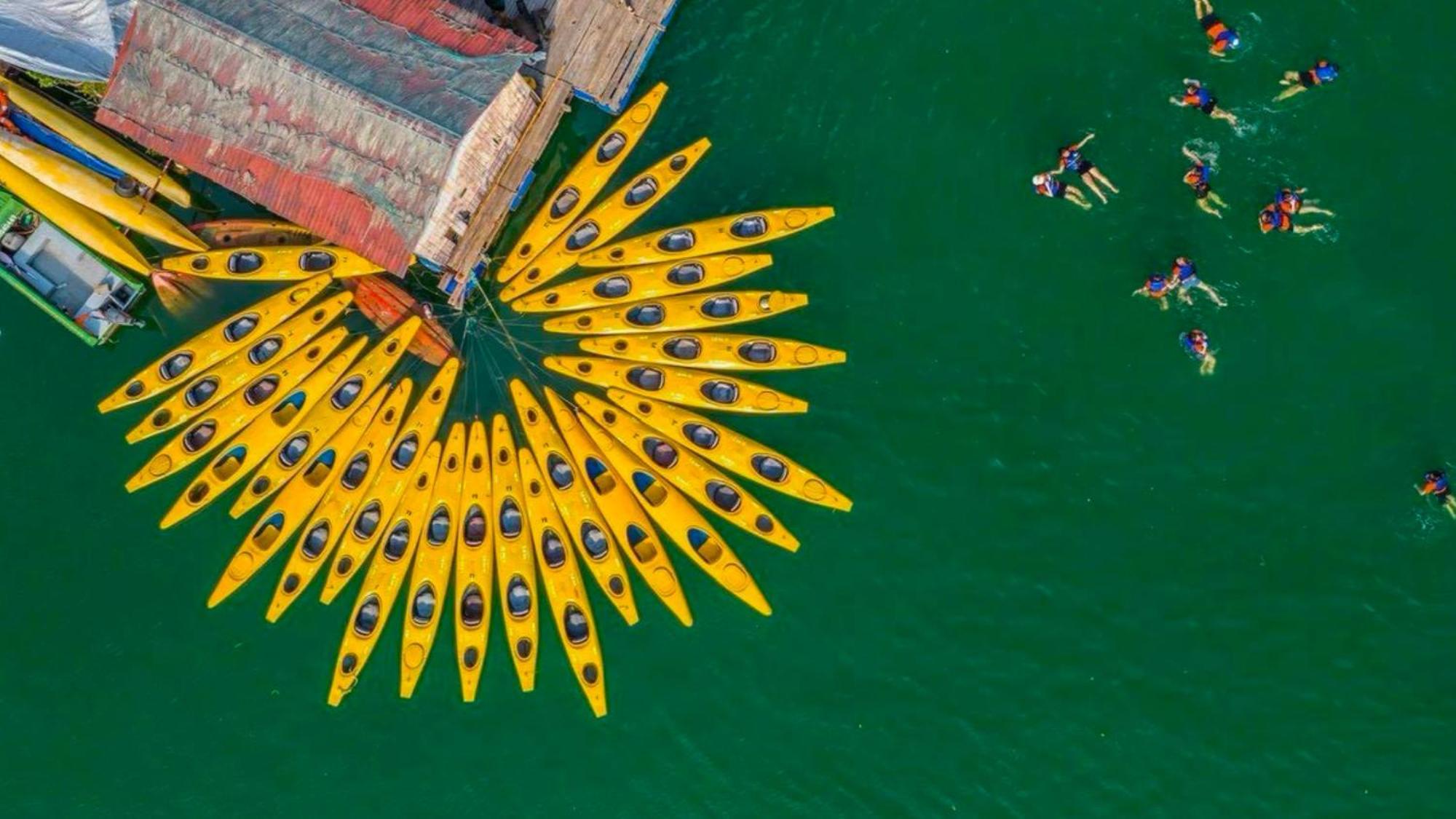 Lotus Elegance Cruise Hotel Ha Long Exterior foto