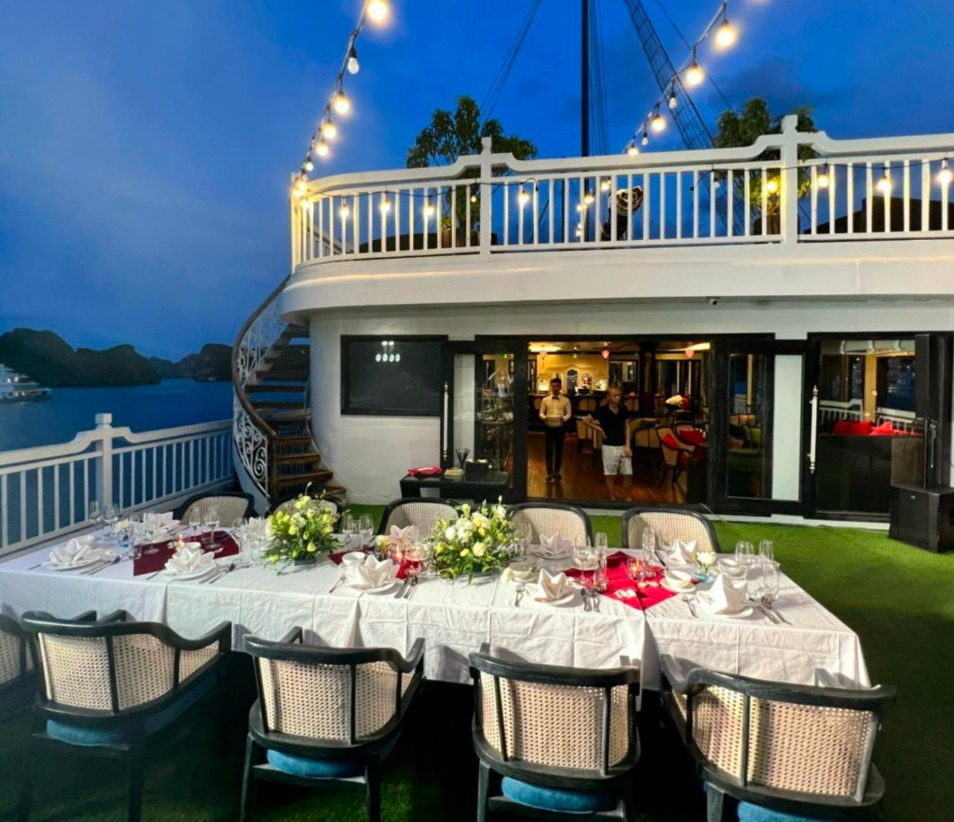 Lotus Elegance Cruise Hotel Ha Long Exterior foto